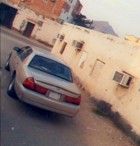 سيارة فود موديل 1999 بحالة جيدة