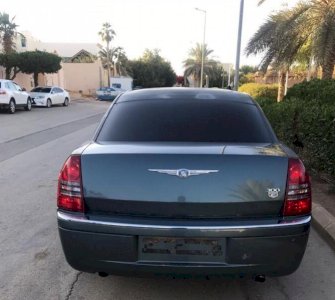 للبيع كرايزلر c300 امريكي  2005