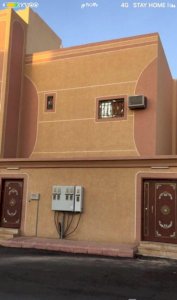 للبيع عماره خمس شقق
