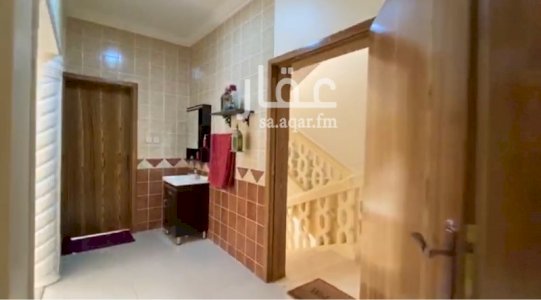 للبيع  شقة في حي الجامعيين  بريدة
