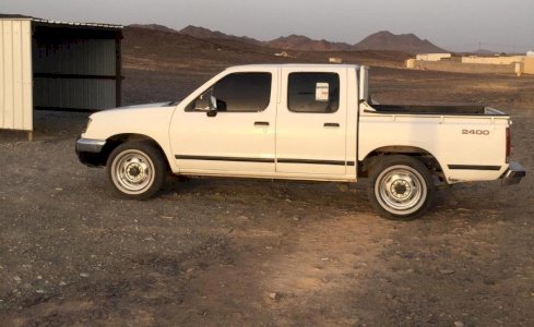 للبيع نيسان ددسن 2000 