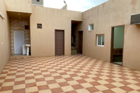 للإيجار شقه مؤثثه 