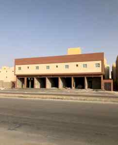 للإستثمار بالكامل عمارة سكنية تجارية في حي ال
