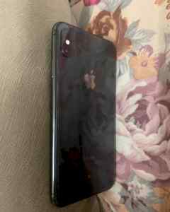 للبيع IPhone  X ماكس 10 نظيف لونه اسود